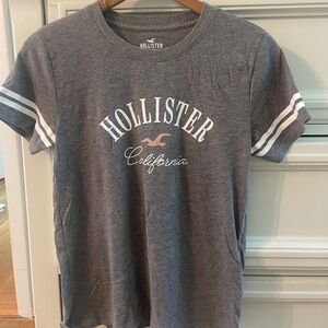 Hollister tshirt